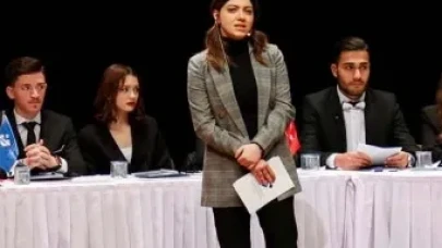 Hilal Kalyoncu Koç Kimdir? AK Parti MYK Üyesi Mi? Kaç Yaşında, Aslen Nereli, Evli Mi? Hayatı ve Biyografisi