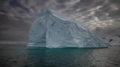 Dünya alarm veriyor: Buzulların erimesi hızlandı!