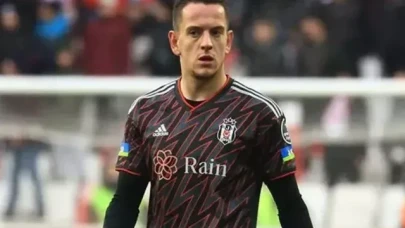 Beşiktaş’ta Amir Hadziahmetovic Geri Dönüyor, İlhan Palut Transfer Gerçeğini Açıkladı!