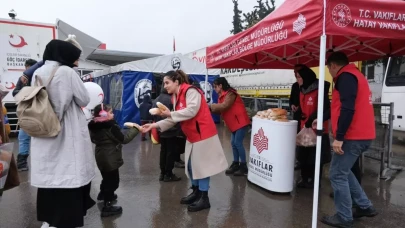 Cilvegözü Sınır Kapısı’nda Geri Dönüş Yapan Suriyelilere Vakıflar Genel Müdürlüğü'nden İkram!