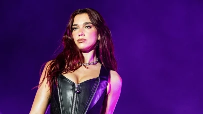 Callum Turner ile Nişanlanan Ünlü Şarkıcı Dua Lipa’nın Güzellik ve Fit Vücut Sırları!