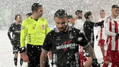 Ümraniyespor - Sakaryaspor Maçı Ertelendi mi, Tekrar Oynanacak mı? Maç İptal mi Edilecek?