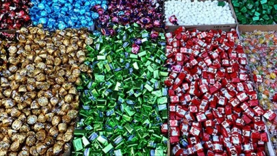 Tarihi Geçmiş Çikolataların Etiketini Değiştirip Ramazan Bayramında Satacaklardı! 17 Ton Bozuk Çikolata Ele Geçirildi