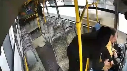 Seyir halindeyken bayıldı: Otobüsü yolcu durdurdu!