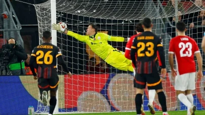 Galatasaray Hollanda’da Dağıldı! Turu İstanbul’a Bıraktı! 4-1 Mağlup Oldu