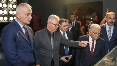 Kültür Bakanı Mehmet Nuri Ersoy'dan Anadolu Selçuklu Sergisi'ne büyük destek!