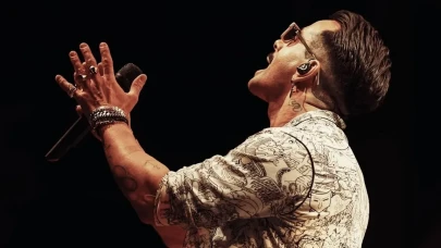 Gökhan Türkmen konser performansıyla hayranlarını mest etti