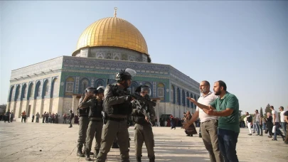 Filistin'den İsrail'in Mescid-i Aksa kısıtlamalarına sert tepki