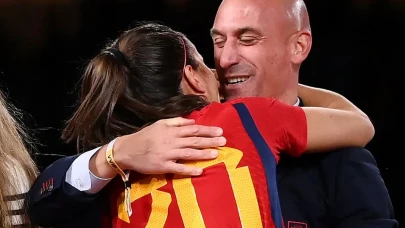 Kadın Futbolcuyu Zorla Öpen Rubiales’e Büyük Şok! Mahkemeden Sert Ceza Çıktı