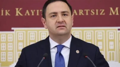 Umut Akdoğan kimdir, kaç yaşında? Hangi Partiden, Özel hayatı, siyasi kariyeri ve eğitimi