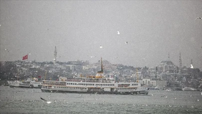 İstanbul'da Beklenen Kar Yağışı Başladı! Öğle Saatlerinde Yoğunlaşan Kar Yağışı İstanbul'u Etkisi Altına Aldı