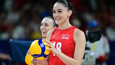 Zehra Güneş'in Tarzı sosyal Medyayı Salladı: Mankenlere Taş Çıkaran Pozlar!