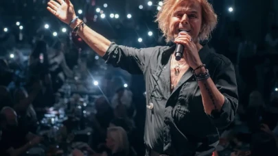 Soner Arıca Kıbrıs'ta unutulmaz bir Sevgililer Günü konseri verdi