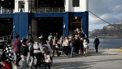 Santorini’de Korkutan Deprem Serisi! Binlerce İnsan Adayı Terk Etti, Tsunami Endişesi Büyüyor