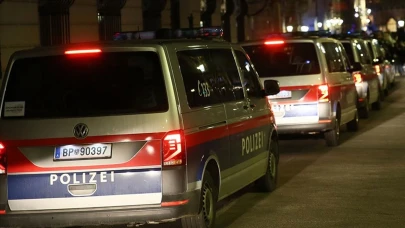 Kan donduran olay: Sokakta yürüyenlere bıçakla saldırdı