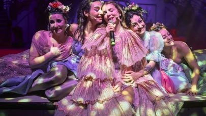 GURUR ve ÖNYARGI* (*gibi bir şey) tiyatro oyunu turneye çıkıyor