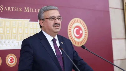 AK Parti Milletvekili İbrahim Yurdunuseven Trafik Kazası Geçirdi: Hayati Tehlikesi Var mı?