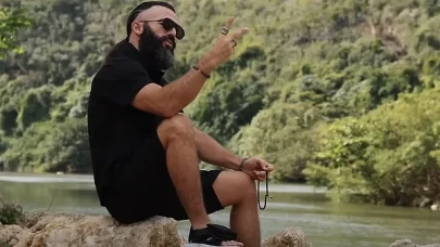 Turabi'den Mahkemeye Rest! Yeni Şarkısıyla Geri Döndü, Dur Abi, Sus Abi Olay Yarattı!