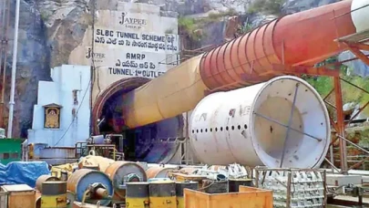 Hindistan yine yürekler ağza geldi! Çöken tünel inşaatında 8 işçi mahsur kaldı