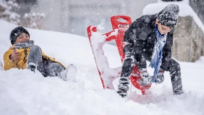 24 Şubat İstanbul Okullar Tatil mi, Okul Var mı? 22-23 Şubat İptal Edilen Sınavlar!