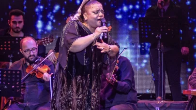 Kibariye ve Buika'dan unutulmaz düet: "Sevdam Ağlıyor" hayranlarıyla buluştu