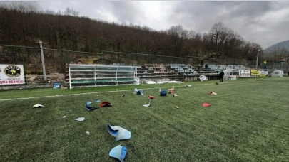 Amatör ligde ortalık karıştı: Tribünde sağlam sandalye kalmadı