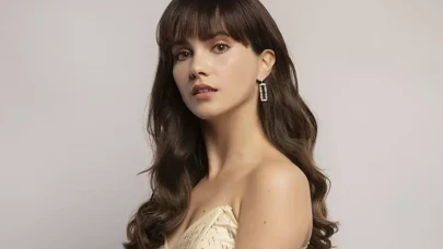 Almila Ada Evlilik Yolunda İlerliyor: Yüzükler Takıldı!