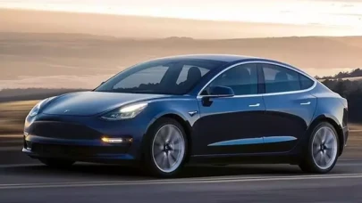Tesla almak isteyenlere kötü haber: Büyük zam geldi