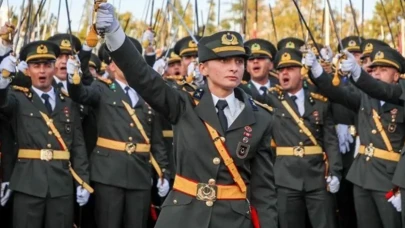 TSK'dan İhraç Edilen Teğmenlere Üst Düzey Komutanlar Bile Destek Olamadı!