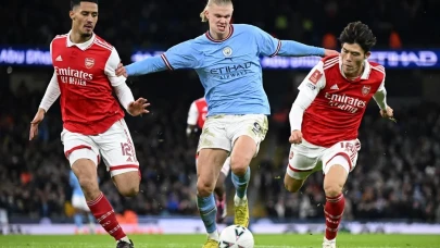 Arsenal, Manchester City'yi 5-1 ile Ezip Premier Lig'de Fırtına Estirdi!