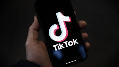 TikTok, ABD'de Google Play Store ve App Store'a geri döndü