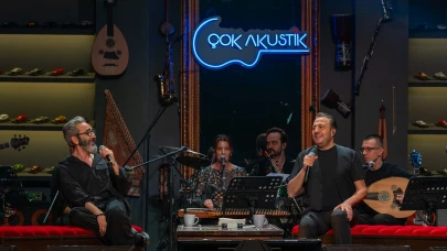 Ercan Saatçı'nın 'Çok Akustik' programı Bostancı Gösteri Merkezi'nde unutulmaz anlar yaşattı