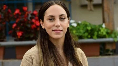 Öykü Karayel Yeni Filminin Galasında Cesur Tarzıyla Dikkat Çekti!