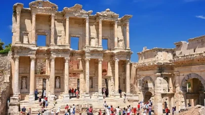Efes Antik Kenti’ne Nasıl Gidilir? Efes Antik Kenti Nerede? İzmir, Selçuk ve Kuşadası’ndan En Kolay Ulaşım Yolları