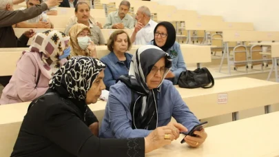 60 yaş üstü kişiler için büyük fırsat! Yaşlılara eğitim veren Tazelenme Üniversiteleri hangileri?