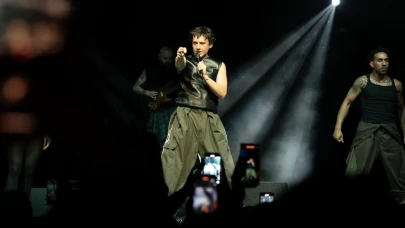 Edis, Londra'da unutulmaz konser verdi binlerce hayranını büyüledi