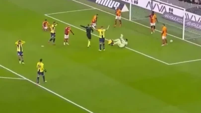 Hakem Golü Vermedi! Derbide Gergin Anlar - Muslera ve Symanski Çarpıştı