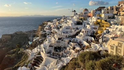 Santorini Adası haritada nerede, Türkiye'ye yakın mı, Türkiye'de deprem mi etikler mi?