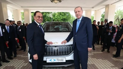 Malezya Başbakanı'ndan Kalbimin Tek Sahibine Şarkısı Eşliğinde Cumhurbaşkanı Erdoğan’a Gönderme!