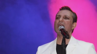 Rafet El Roman'dan Sevgililer Günü'nde barış sinyali