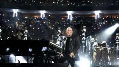 Billy Joel Konserde Sahneden Düştü! Hayranları Nefesini Tuttu, Sonrası Şaşırttı!