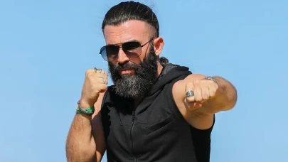 Turabi Çamkıran'ın İngilizce Arabesk Şarkısı Wine Me Dine Me Sözleri!