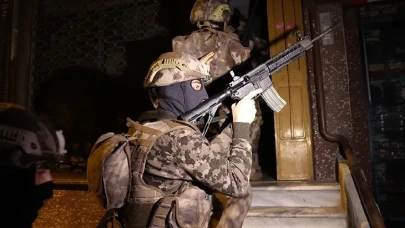 İstanbul'da uyuşturucu operasyonu: Tonlarca madde ele geçirildi