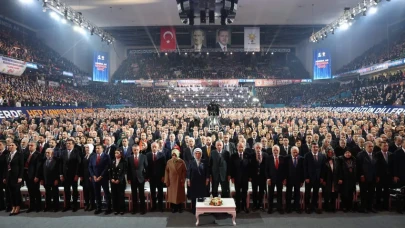 İYİ Parti, Gelecek ve YRP’den Ayrılan 8 Vekil AK Parti MKYK’sına Girdi