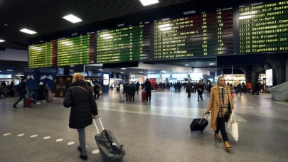 Brüksel’de Hayat Durdu: Reform Karşıtları Hizmeti Engelliyor