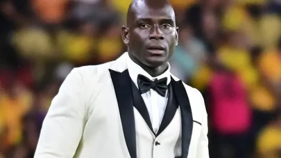 CONMEBOL Bile Övgüyle Bahsetti: Smokinli Teknik Direktör Segundo Castillo'nun Cesur Tarzı Gündem Oldu!