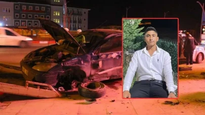 Kaldırıma Çarpan Araç Takla Attı! 19 Yaşındaki Kerem Yüksel Hayatını Kaybetti