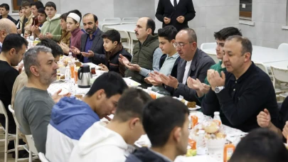 Hafızlık Yolundaki Gençlere Büyük Destek! Başkanlar Sahur Sofrasında Buluştu