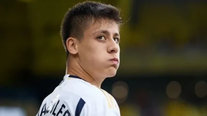 Arda Güler Elini Masaya Vurdu: Real Madrid'de Geleceği Tek Bir Kişiye Bağlı!