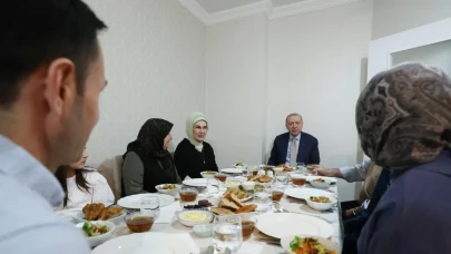 Cumhurbaşkanı Erdoğan vatandaşlarla iftar programına devam ediyor